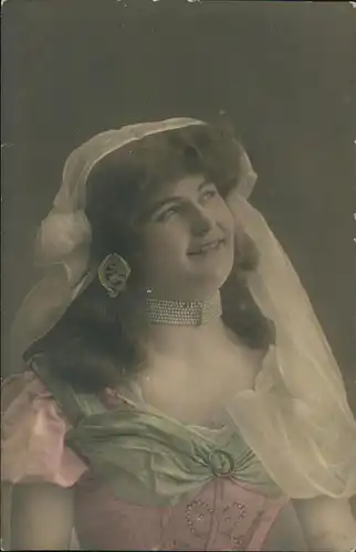 Ansichtskarte  Menschen / Soziales Leben - Frau mit Perlenschmuck 1910