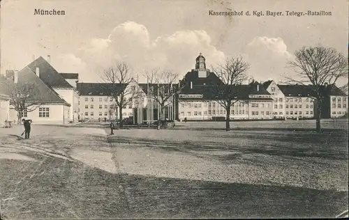 Ansichtskarte München Kasernenhof d. Kgl. Bayer. Telegr.-Bataillon 1916
