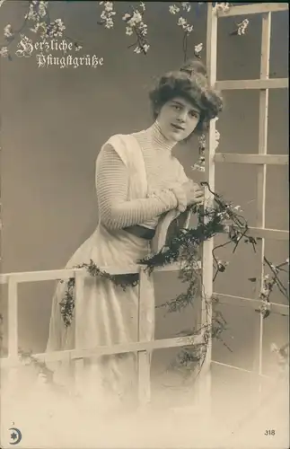 Ansichtskarte  Glückwunsch: Pfingsten, Frau in feiner Kleidung Fotokunst 1911