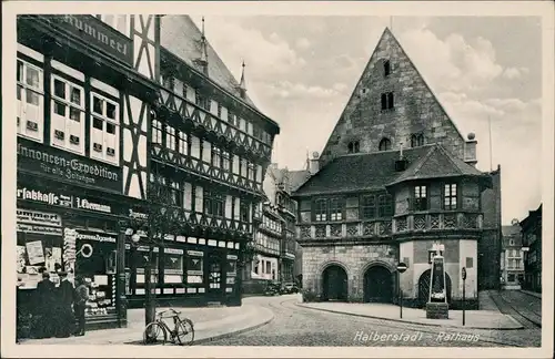 Ansichtskarte Halberstadt Rathaus Strassen Partie mit Geschäft 1920