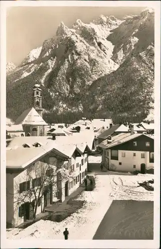 Ansichtskarte Mittenwald Stadtpartie im Winter 1953