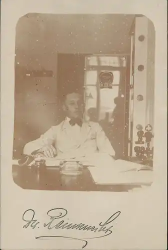 Unternehmer am Schreibtisch - Fliege Firma Panzer Berlin 1917 Privatfoto