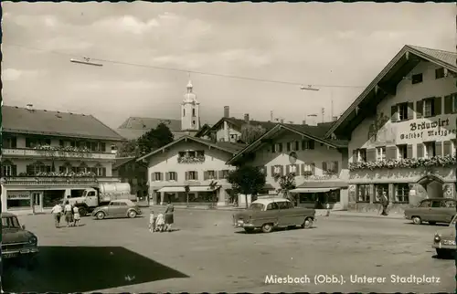 Miesbach Stadtplatz mit Gasthof, div. Autos ua. Auto VW Käfer 1962