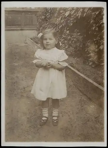 Menschen/Soziales Leben - Kinder Mädchen in feiner Kleidung 1908 Privatfoto Foto