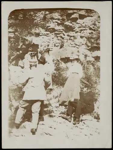 .Russland Rußland Россия Frauen und Soldaten Wanderung 1905 Privatfoto Foto