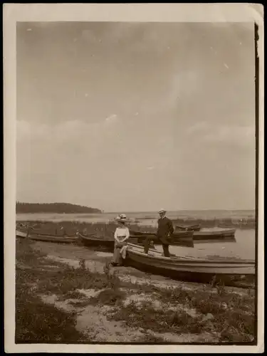Menschen / Soziales Leben - Frau und Mann Boote 1909 Privatfoto Foto