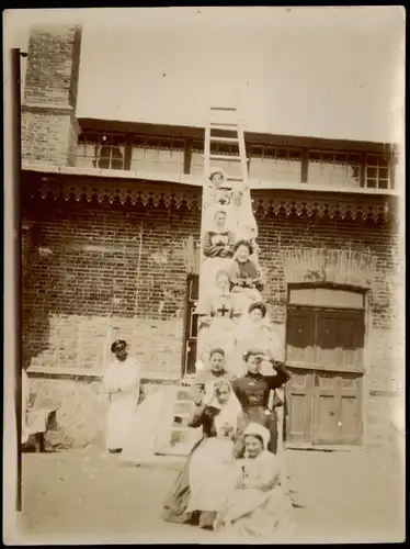 Russland Rußland Россия Krankenschwestern  Leiter Grenzbahnhof China 1904  Foto