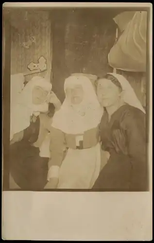 .Russland Rußland Россия Militär Krankenschwestern im Zugabteil 1905  Foto