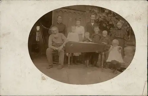 Ansichtskarte  Menschen / Soziales Leben - Großfamilie am Tisch 1911