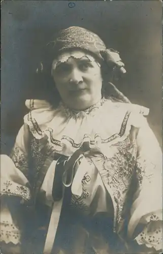 Ansichtskarte  Trachten Typen Tschechien Frau in Tracht 1912