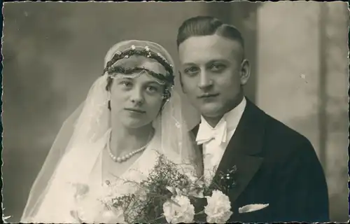Ansichtskarte  Hochzeit - Braut und Bräutigam 1932 Privatfoto