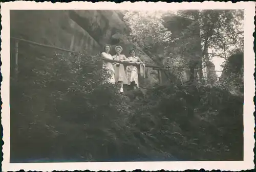 Bad Schandau Frauen bei der Wanderung Sächsische Schweiz 1968 Privatfoto Foto