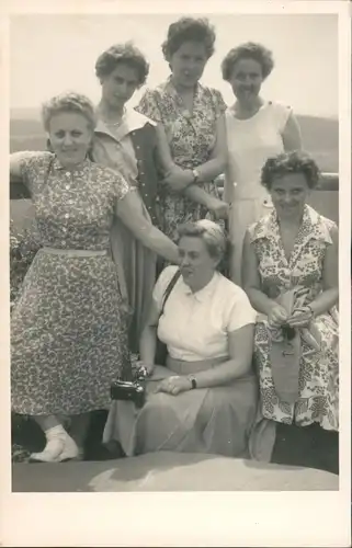 Menschen / Soziales Leben - Frauen beim Ausflug 1964 Privatfoto Foto