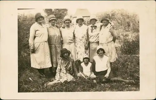 Ansichtskarte  Menschen / Soziales Leben - Frauen Gruppenbild Hüte 1913