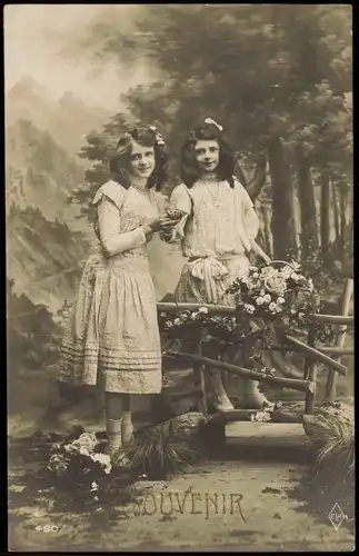 Ansichtskarte  Kinder Künstlerkarte Mädchen mit Rosenkorb im Wald 1912