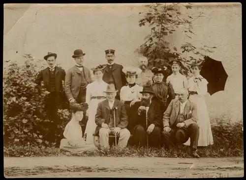 Menschen / Soziales Leben - Familienfoto in feiner Kleidung 1905 Privatfoto Foto
