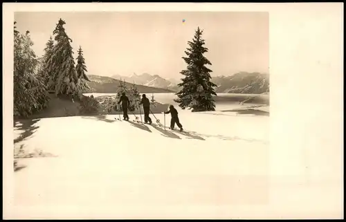 Foto  Wintersport: Skifahrer Skiwanderung Fotokarte 1930 Foto