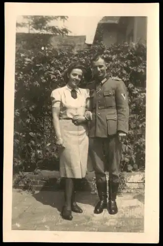 Foto Posen Poznań Soldat und schöne Frau 1939 Privatfoto Foto