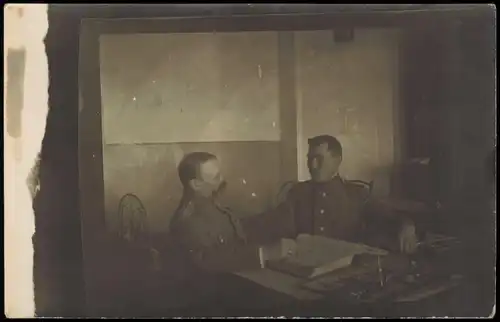 .Russland Rußland Россия Soldaten am Schreibtisch 1905 Privatfoto Foto