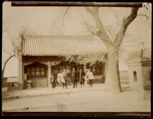 China  China 中國 / 中国 Soldaten Rußland vor Haus 1905 Privatfoto Foto