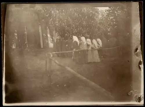 Russland Rußland Россия Mütterchen und Soldaten vor Blockhaus 1905 Privatfoto