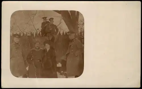 .Russland Rußland Россия junge Soldaten Frau im Pelz 1908 Privatfoto Foto