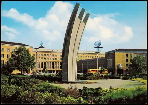 Ansichtskarte Tempelhof-Berlin Luftbrückendenkmal, Bus 1973