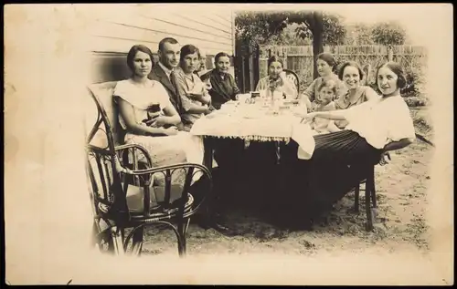 Menschen / Soziales Leben - Familienfoto Kaffeetafel 1912 Privatfoto Foto