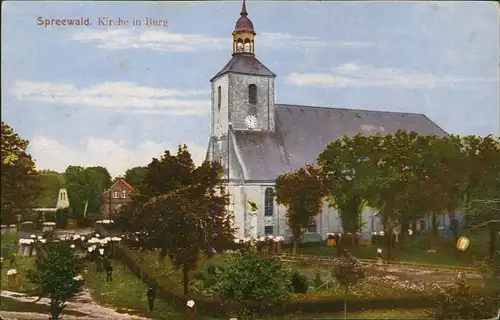 Ansichtskarte Burg (Spreewald) Partie an der Kirche, Kirchgang 1918