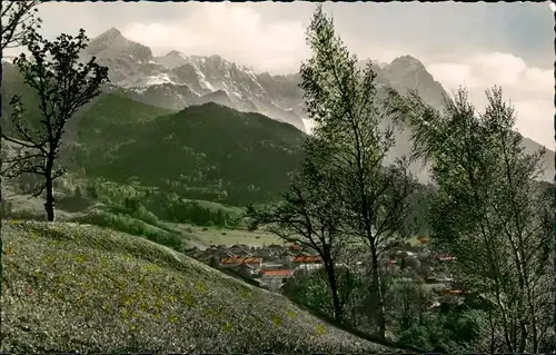 Garmisch-Partenkirchen mit Zugspitzmassiv (2964 m) Color-Fotokarte 1961