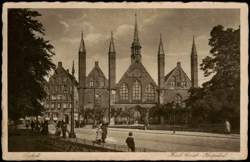 Ansichtskarte Lübeck Geibelplatz mit Heil. Geist-Hospital. 1928