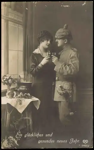 Ansichtskarte  Neujahr Sylvester New Year: Soldat prostet seiner Frau zu 1915