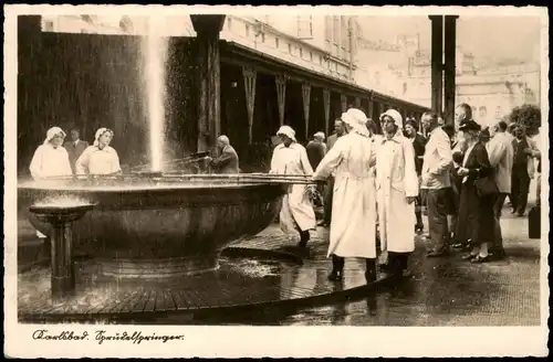 Postcard Karlsbad Karlovy Vary Frauen am Sprudel 1930