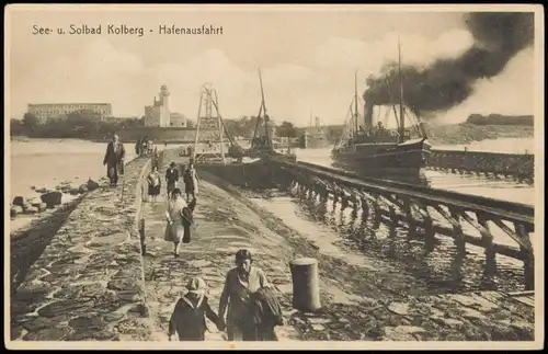 Postcard Kolberg Kołobrzeg Hafenausfahrt, Dampfer 1922