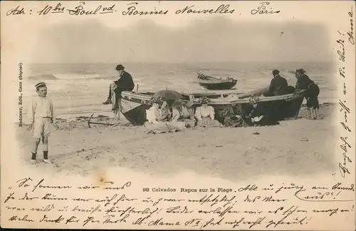 CPA .Frankreich Calvados, France Familie, Fischerboot am Strand 1903