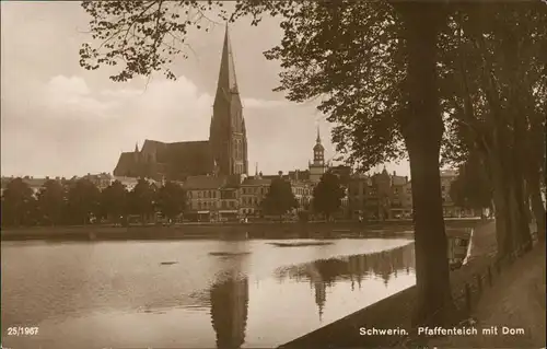 Ansichtskarte Schwerin Pfaffenteich mit Dom 1930