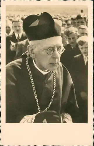 Ansichtskarte  Unser Erzbischof inmitten der Jugend 1950
