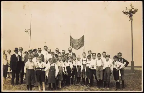 Foto  Gruppenbild Jungen und Männer Feier 1922 Privatfoto