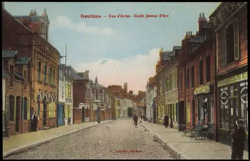CPA Doullens Rue d'Arras Ecole Jeanne d'Arc 1914