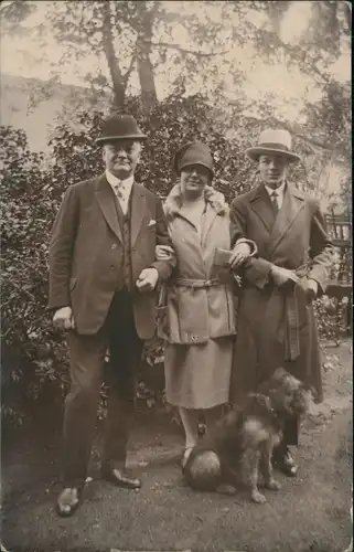 Foto  Familienfoto Mutter Vater Hund 1930 Privatfoto