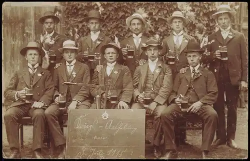 Foto  Männer Gruppe Ausflug Biertrinken 1913 Privatfoto