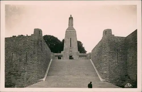 CPA Verdun Le Monument à la Victoire et aux Soldats 1935