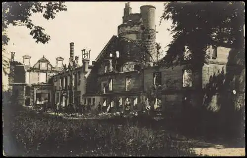 Foto  Militär WK1 zerstörtes Schloß Frankreich? 1916 Privatfoto