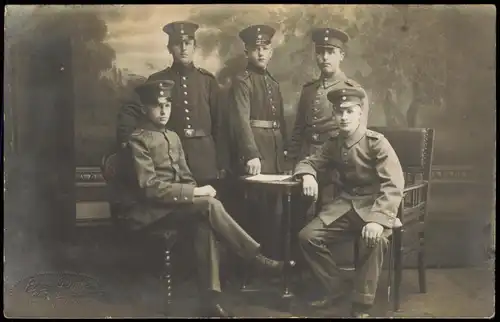 Militaria WK1 Atelierfoto Soldatengruppe 1915   gel. Feldpost Werdau
