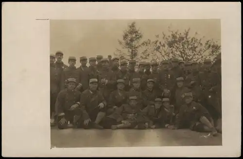 CPA .Frankreich Patriotika France Gruppenbild Soldaten 1915