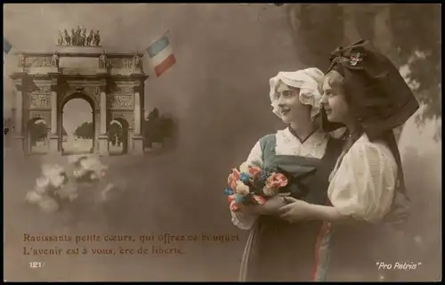 CPA Paris Arc de Triomphe du Carrousel Frauen Patriotika 1915