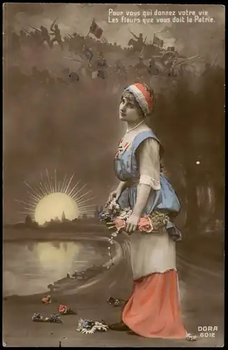 CPA .Frankreich Patriotika France Frau Trikolore Schlacht 1915