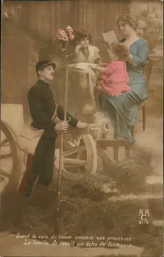 CPA .Frankreich Patriotika France Soldat Kanone Frau 1915