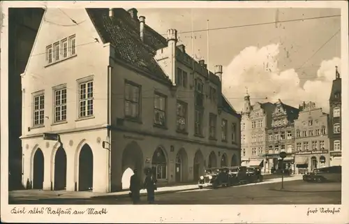 Ansichtskarte Kiel Fotokarte Alte Rathaus und Markt 1943