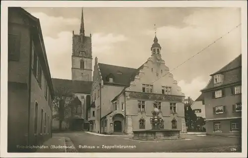 Ansichtskarte Friedrichshafen Rathaus u. Zeppelinbrunnen 1925